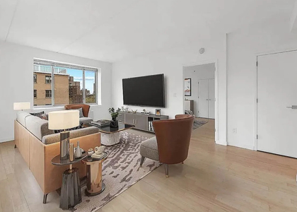 1st Avenue - Photo 1