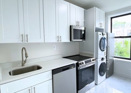 Bay Ridge Avenue - Photo 1