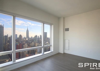 Tenth Avenue - Photo 1
