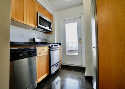 95 Christopher Street - Photo 1