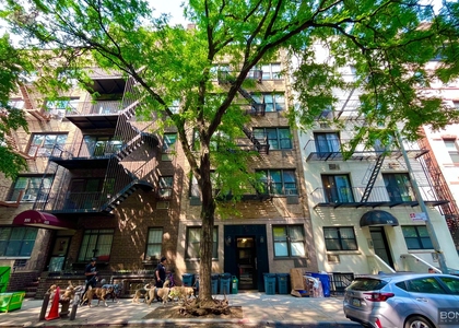 East 90 Street - Photo 1