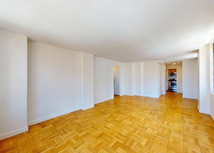 East 49th Street - Photo 1