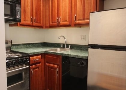 525 West 49th Street, Unit 1b - Photo 1