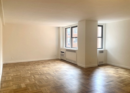 East 79th Street & First / Yor - Photo 1