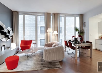 East 44th Street - Photo 1