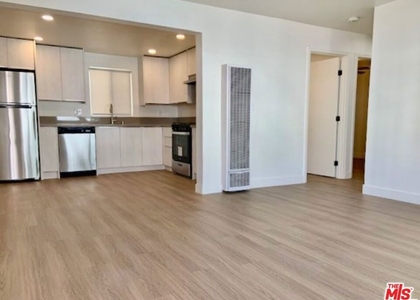 626 N Kingsley Drive - Photo 1