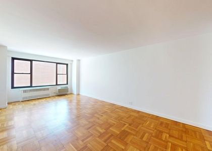 Fourth Avenue - Photo 1