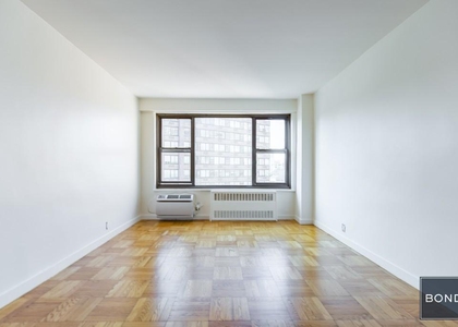 Fourth Avenue - Photo 1