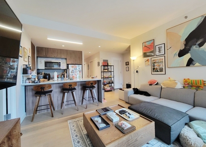 44-28 Purves Street - Photo 1