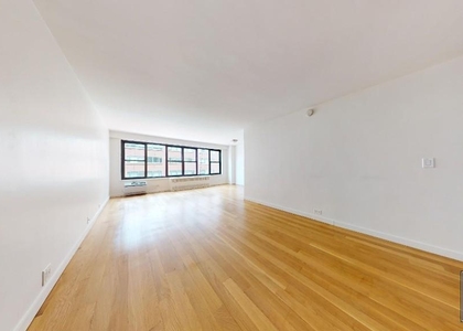 Fourth Avenue - Photo 1