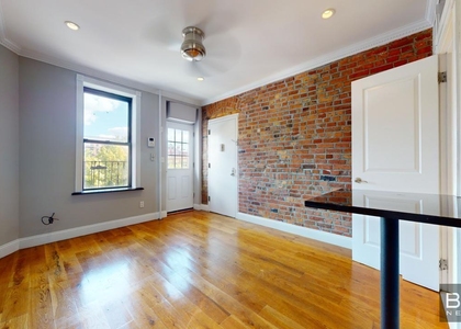 Essex Street - Photo 1