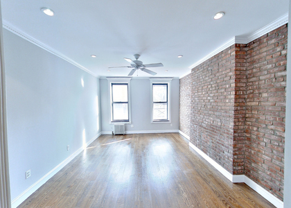 Tenth Avenue - Photo 1