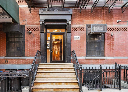 437 West 54th Street - Photo 1