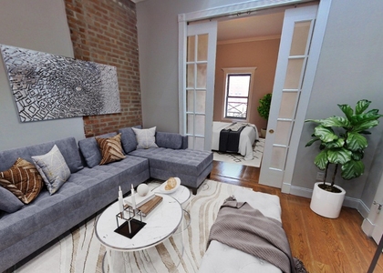 Tenth Avenue - Photo 1