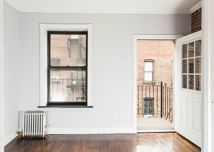 West 52nd Street - Photo 1