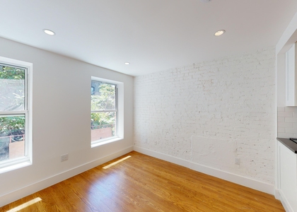 West 10th Street - Photo 1