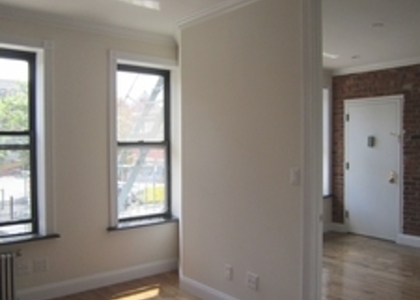 Essex Street - Photo 1