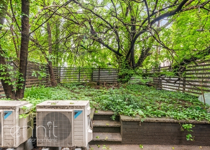 Flushing Avenue - Photo 1