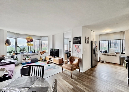 1735 York Avenue - Photo 1