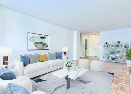 East 49th Street - Photo 1