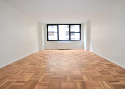 East 49th Street - Photo 1
