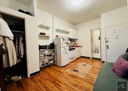 East 9 Street - Photo 1
