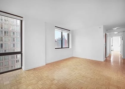 West 42nd Street - Photo 1