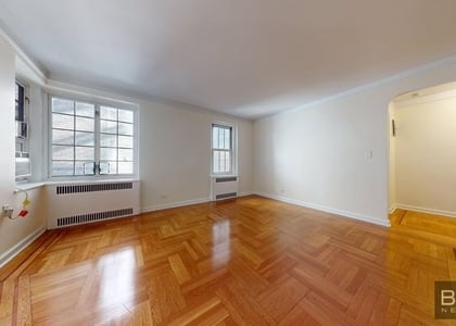 Jane Street - Photo 1