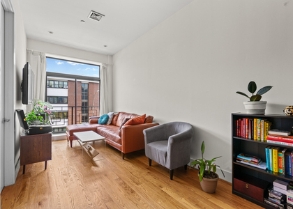 90 Troy Avenue - Photo 1