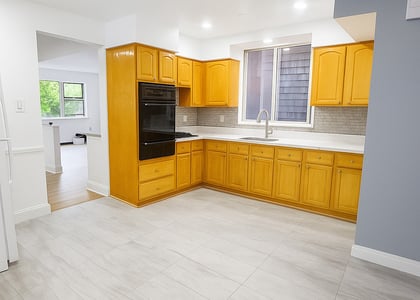 278 E 55th Street - Photo 1
