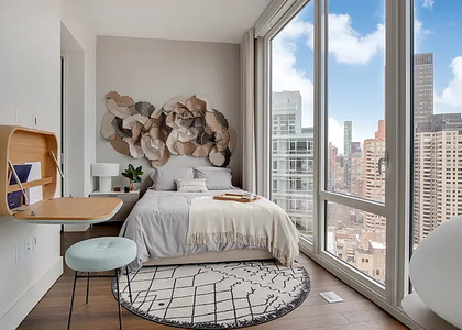 East 44th Street - Photo 1