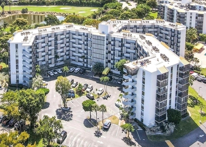 20500 W Country Club Dr - Photo 1