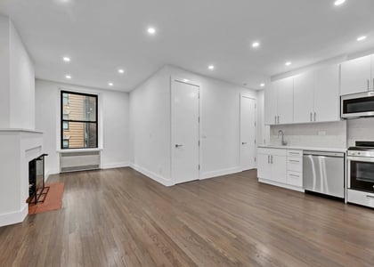 Madison Avenue - Photo 1