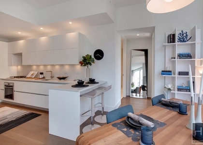 East 44th Street - Photo 1