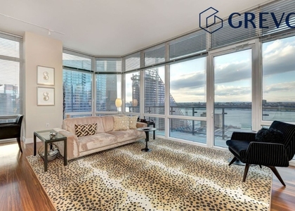 10 W End Avenue - Photo 1