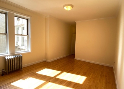 W 13th St - Photo 1
