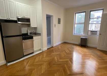 W 13th St - Photo 1