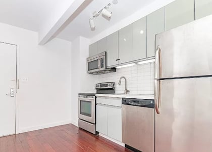 286 Stanhope Street - Photo 1