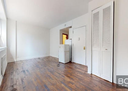 East 61th Street - Photo 1