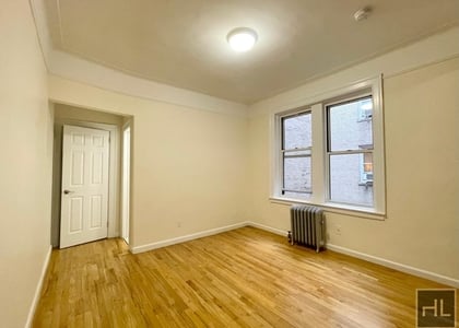 West 13 Street - Photo 1