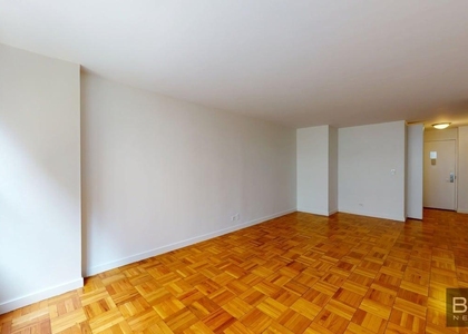East 49th Street - Photo 1