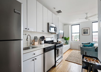 115 Greenpoint Avenue - Photo 1