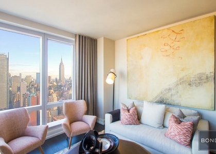 Tenth Avenue - Photo 1