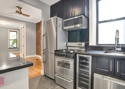 722 10th Avenue - Photo 1