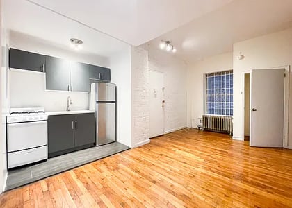 206 East 81st Street - Photo 1