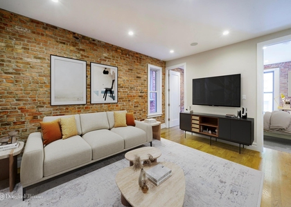 321 W 11th St - Photo 1