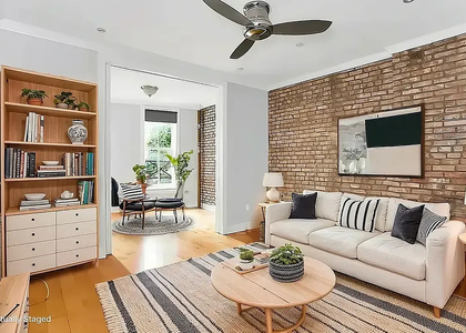 Bedford Street - Photo 1