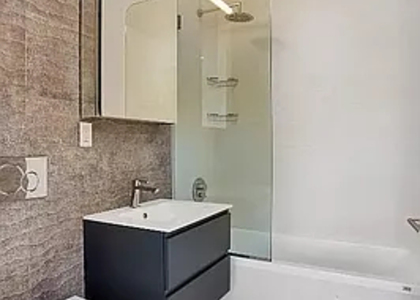 3BR in East Harlem - Photo 1