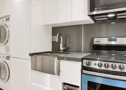 Second Avenue - Photo 1