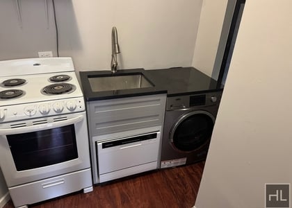 East 102 Street - Photo 1